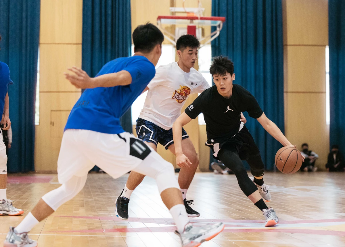 哪里可以找到适合青少年的篮球训练策略_1